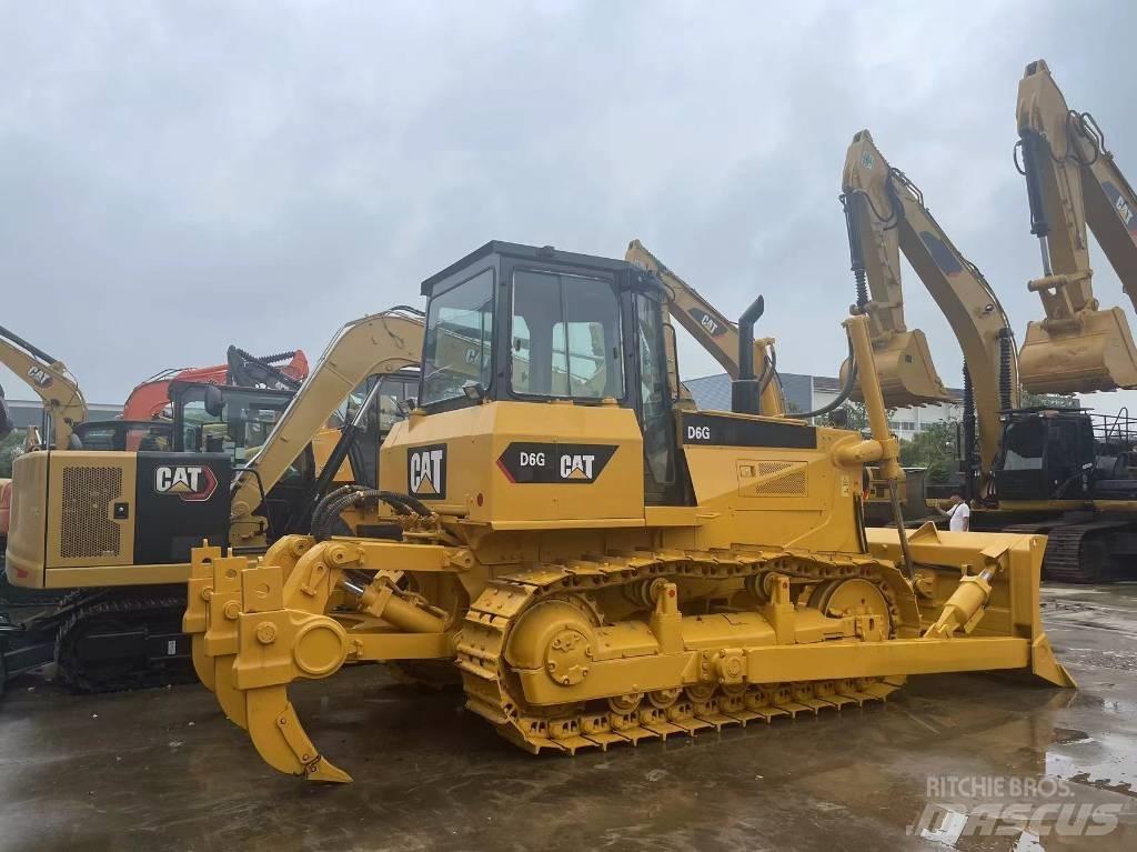 CAT D 6 G Buldožerji goseničarji