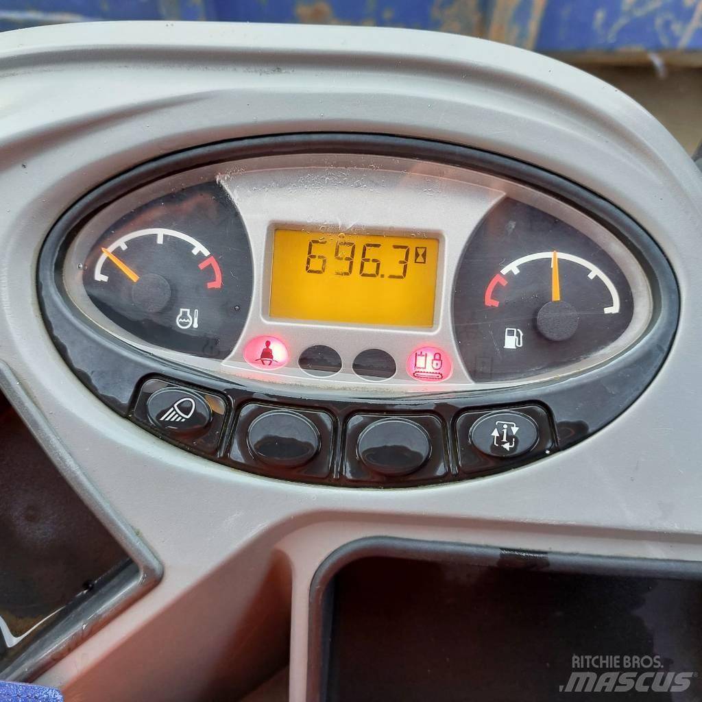 Doosan DX 17 Bagri na kolesih
