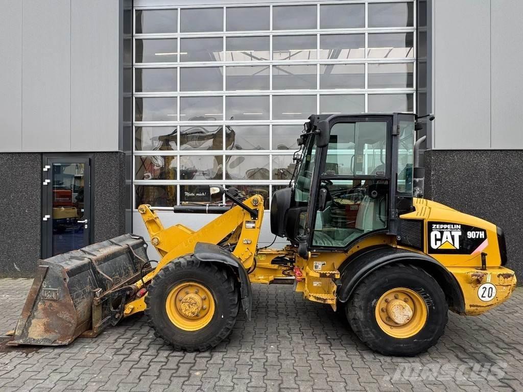 CAT 907H Kolesni nakladalci