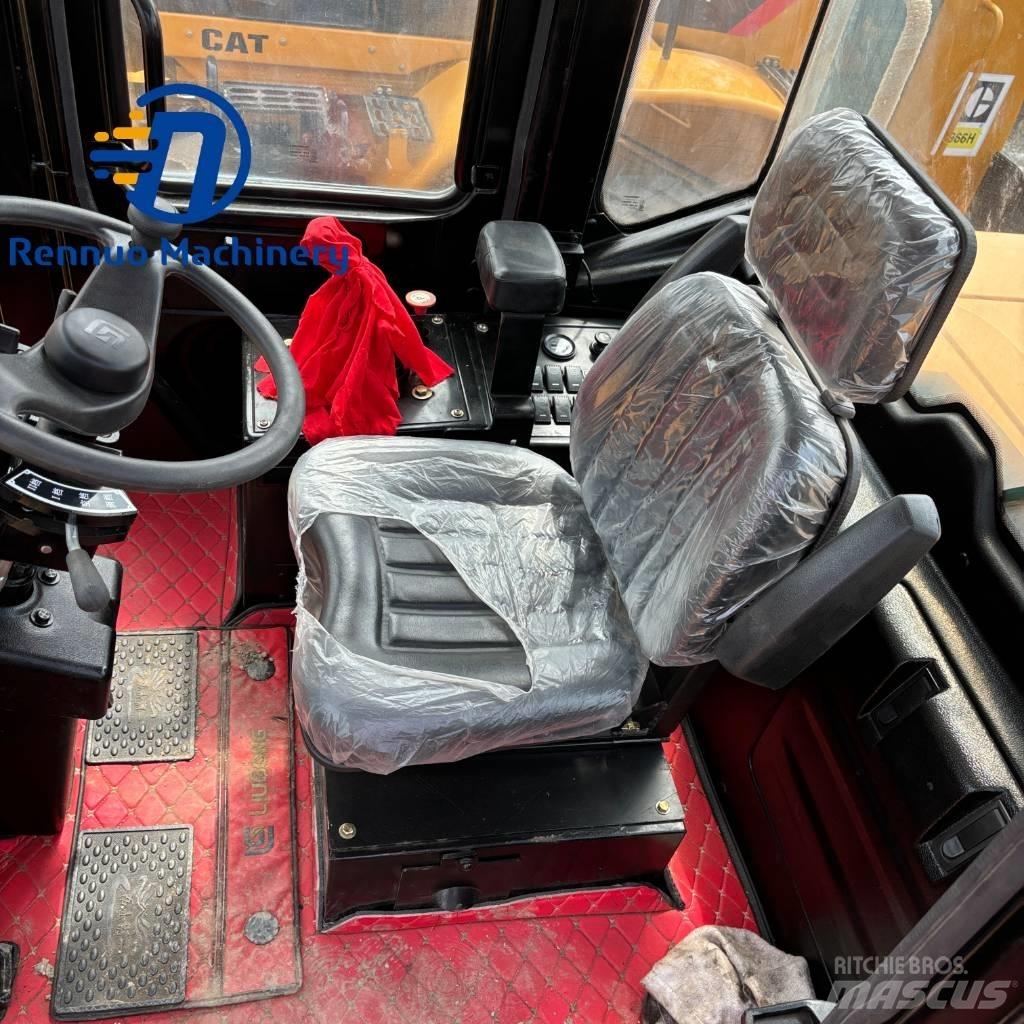 CAT 950 H Kolesni nakladalci