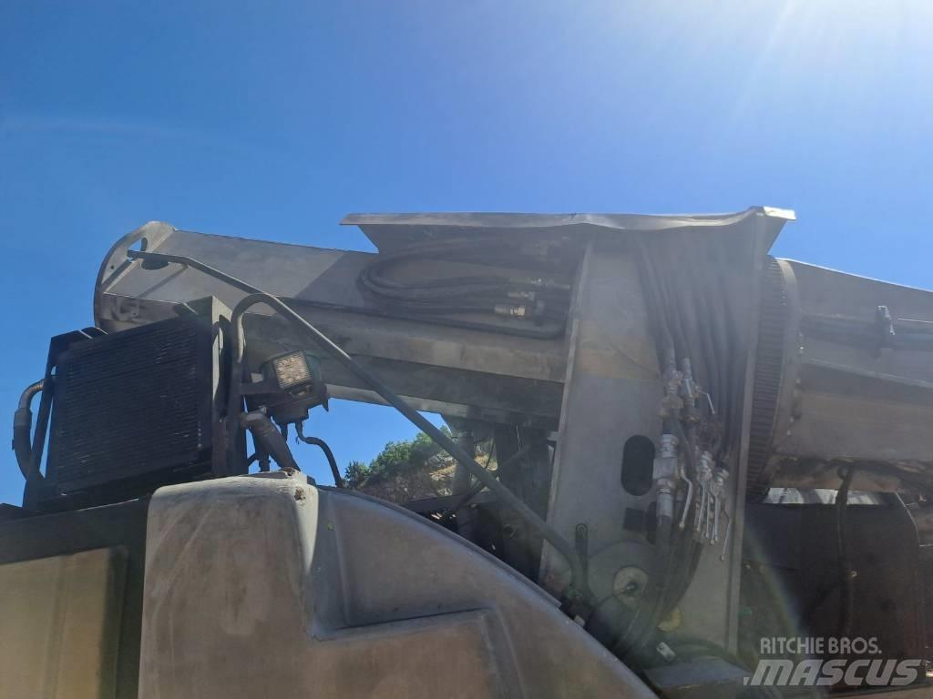 Gradall XL 4200 III Podzemni nakladalci