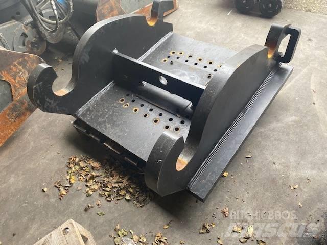 CAT CW70 kopplaat Grabeži