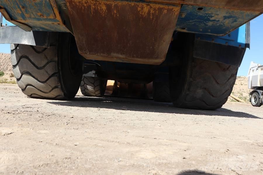 CAT 972 M Kolesni nakladalci