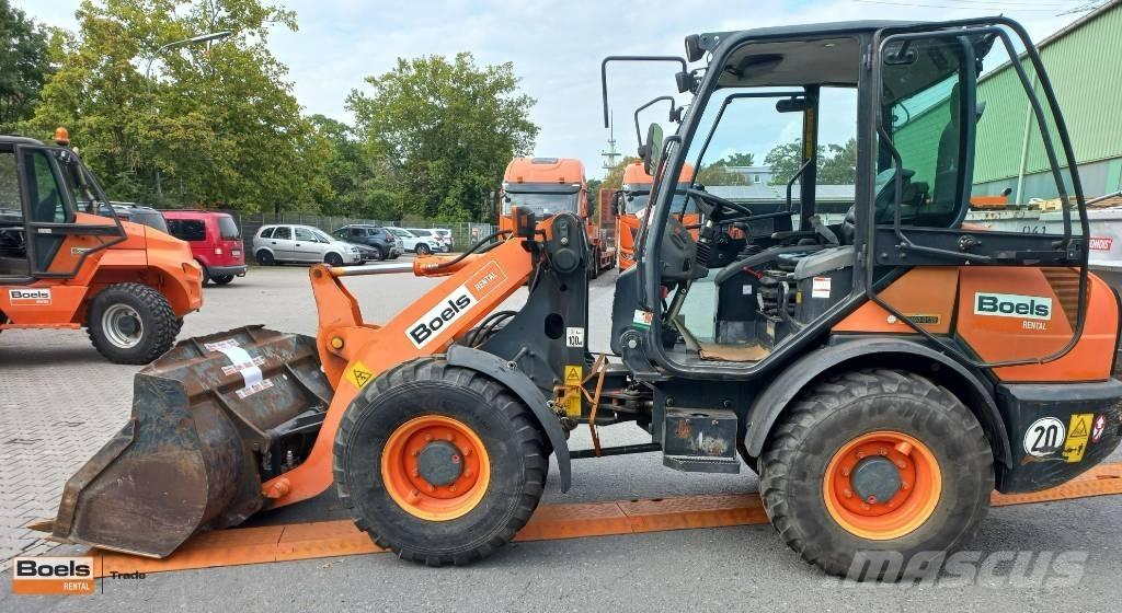 Komatsu WA 70-7 Kolesni nakladalci