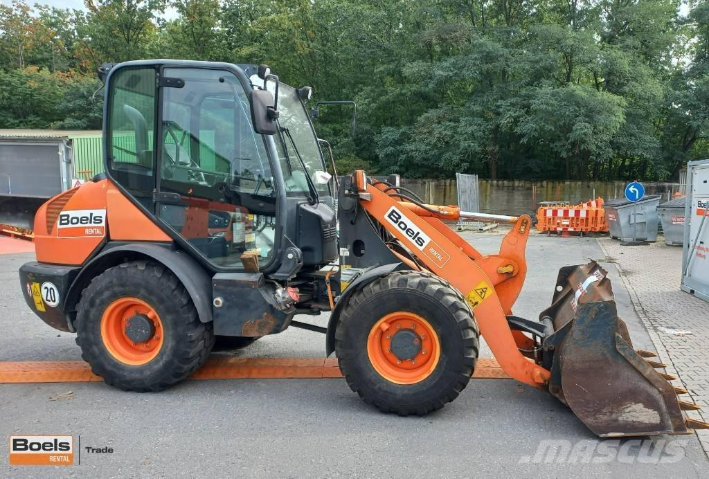 Komatsu WA 70-7 Kolesni nakladalci