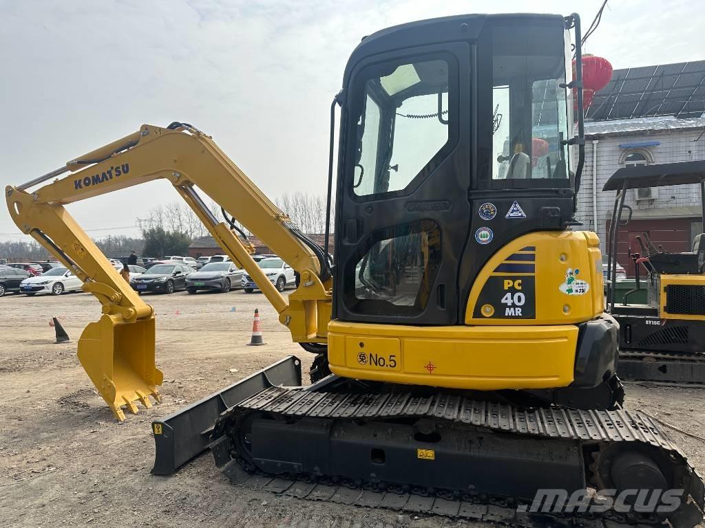 Komatsu 40 MR Bagri goseničarji