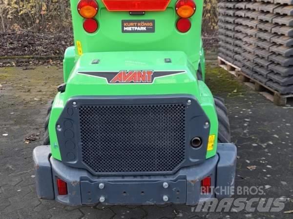 Avant 645 i Skid steer mini nakladalci