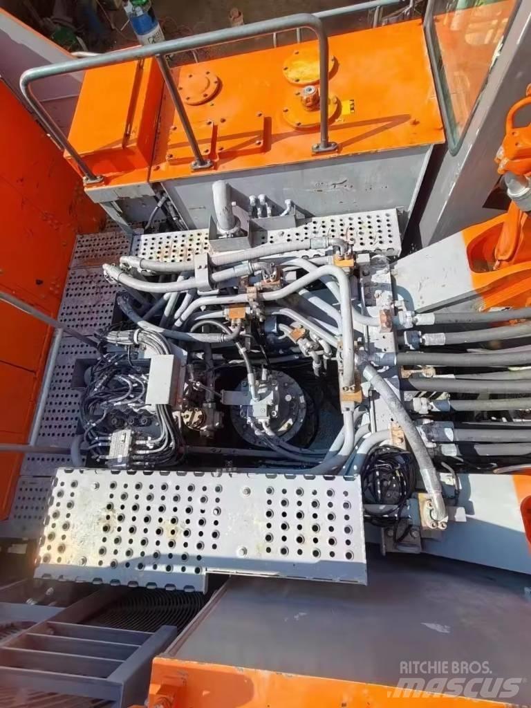 Hitachi EX 1200 Bagri goseničarji