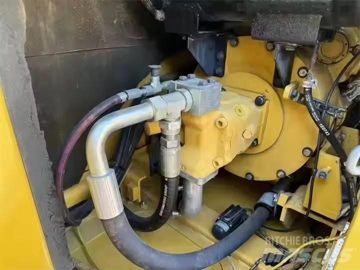 CAT 307 Bagri goseničarji