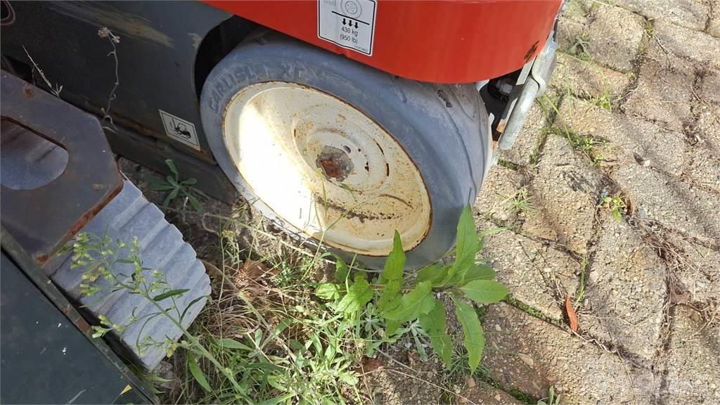 SkyJack SJ12 Druga dvigala in dvižne ploščadi