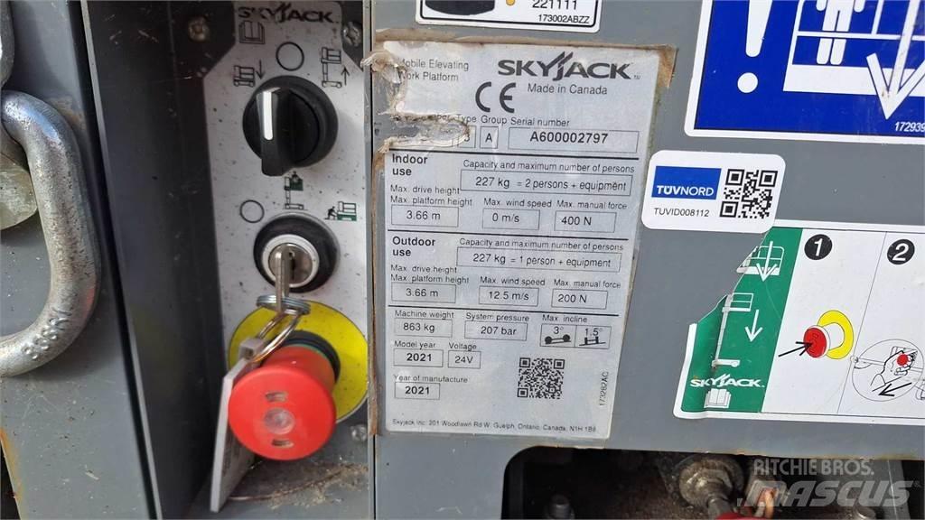 SkyJack SJ12 Druga dvigala in dvižne ploščadi