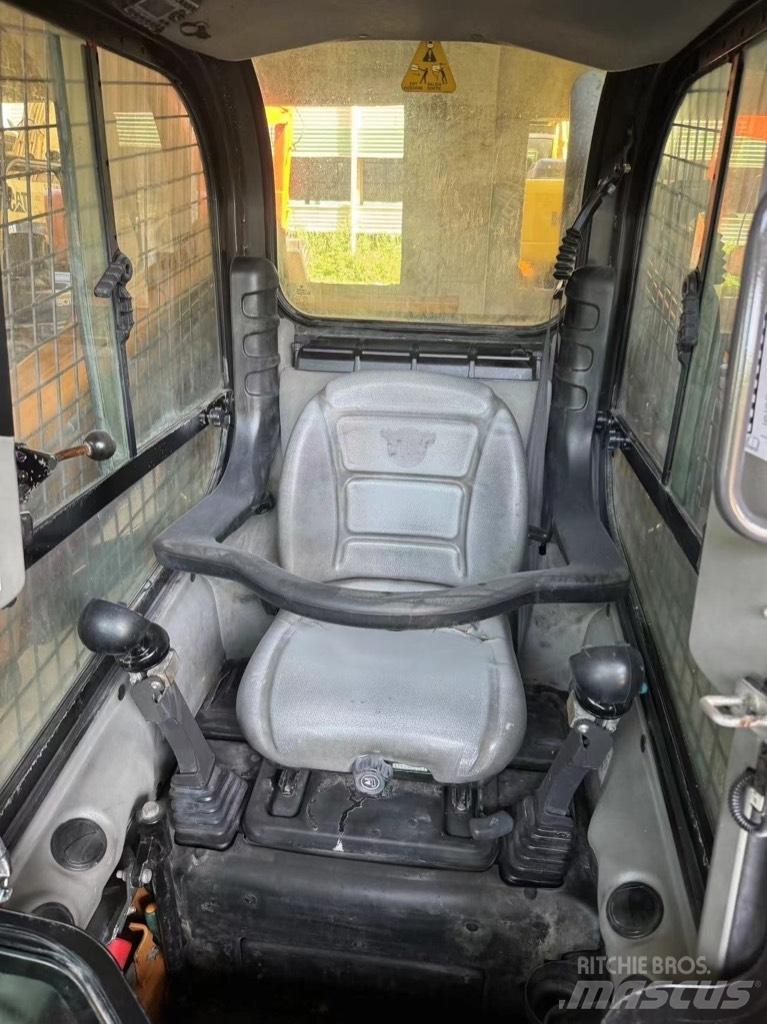 CASE SR 200 Skid steer mini nakladalci