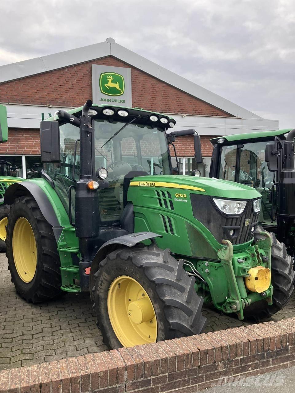 John Deere 6110R Traktorji