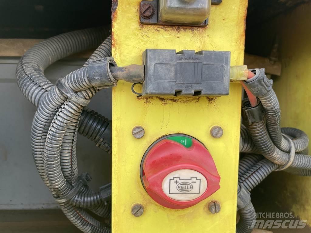 Ammann AP 240 Kolesni valjarji s pnevmatikami
