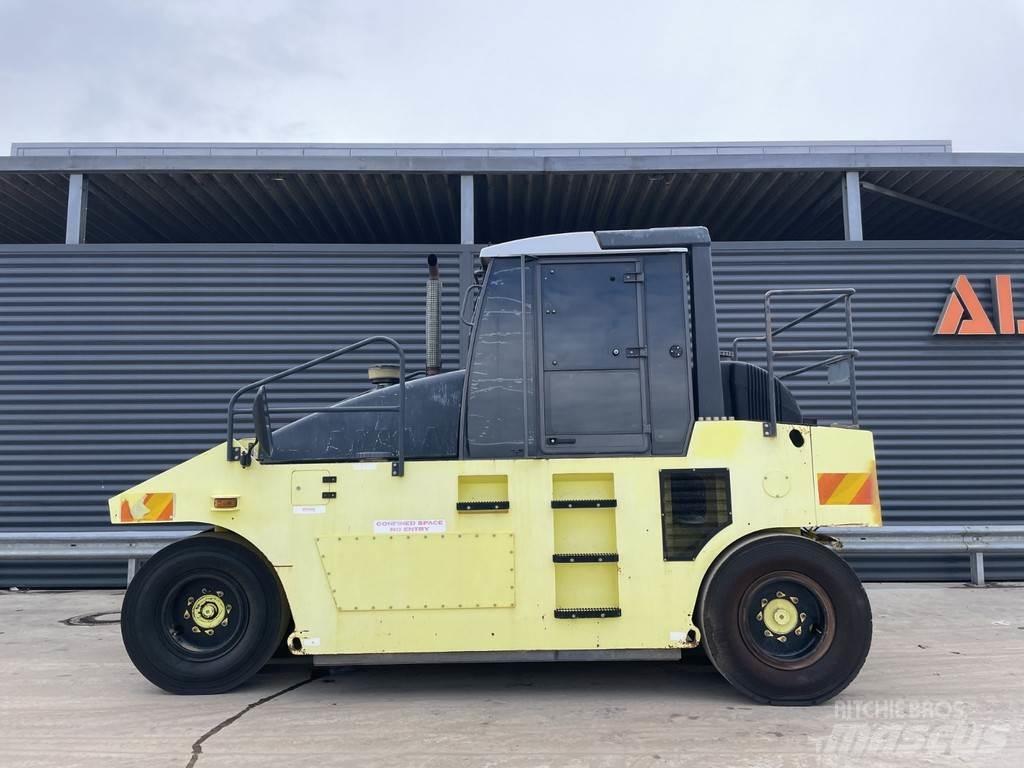Ammann AP 240 Kolesni valjarji s pnevmatikami