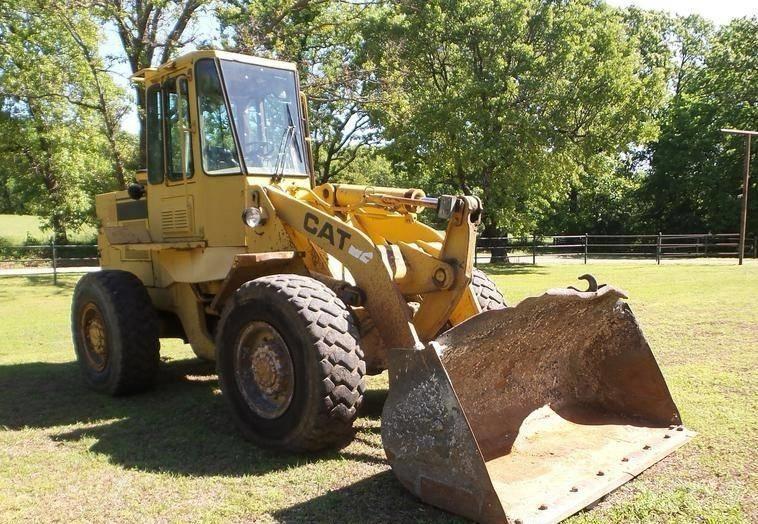 CAT 926 E Kolesni nakladalci