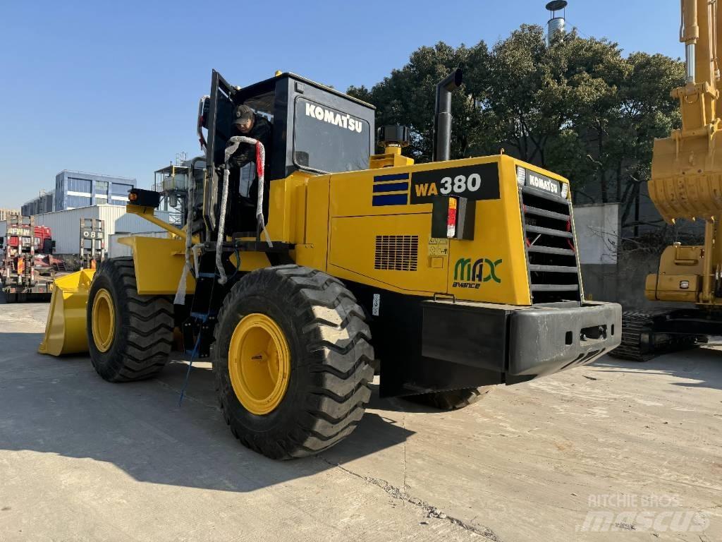 Komatsu WA380-6 Kolesni nakladalci