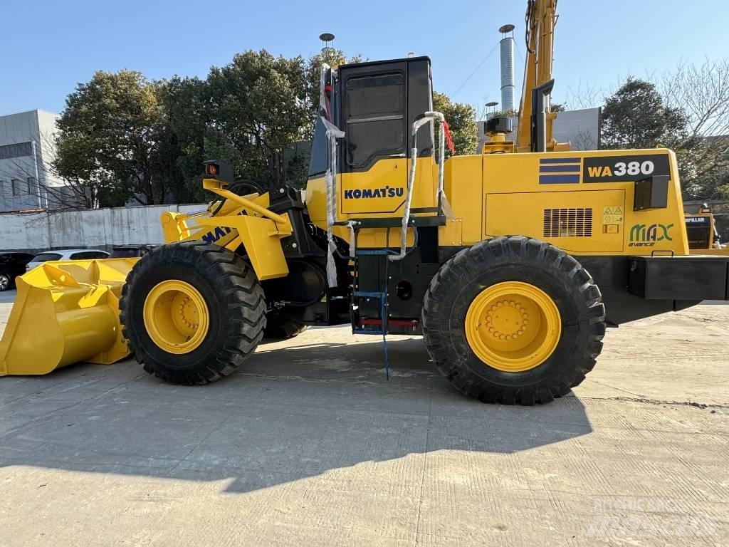 Komatsu WA380-6 Kolesni nakladalci
