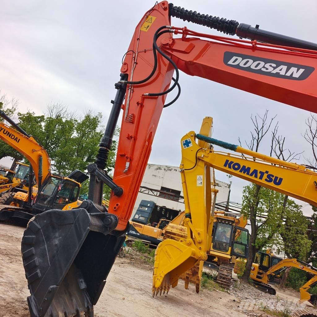Doosan DX 225 LC Bagri goseničarji
