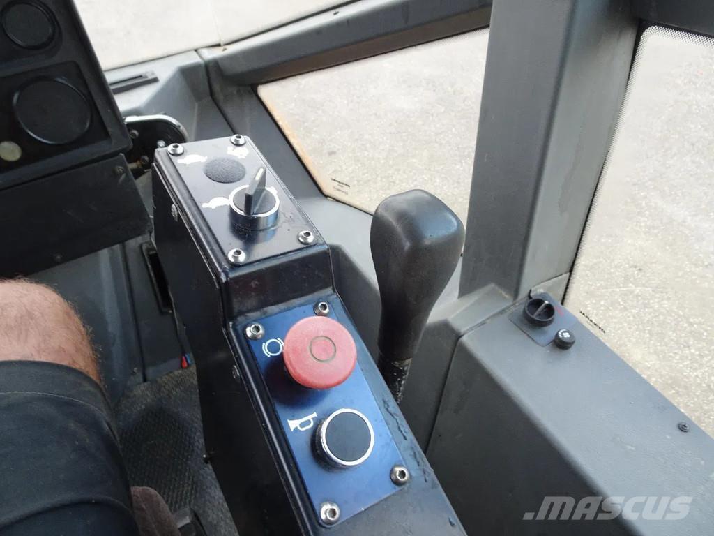 Dynapac CA152D Kolesni valjarji s pnevmatikami