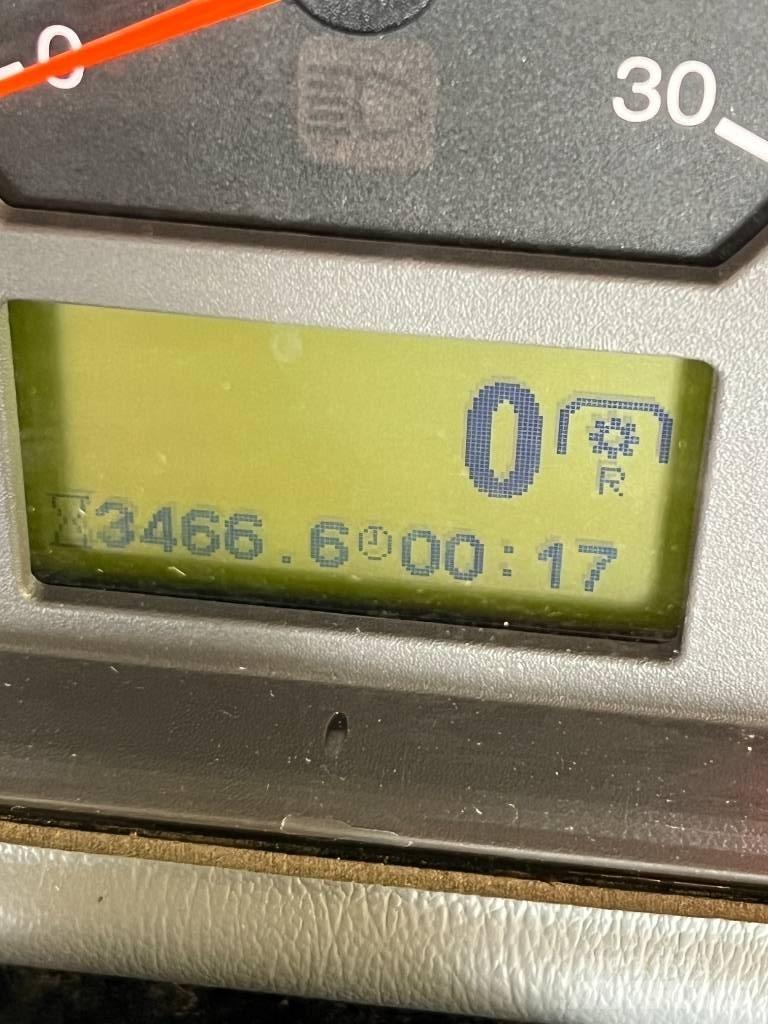 Valtra A 83 Traktorji