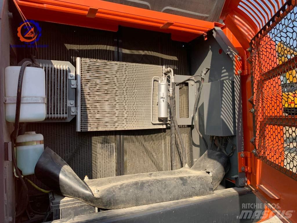 Hitachi ZX 240 Bagri goseničarji