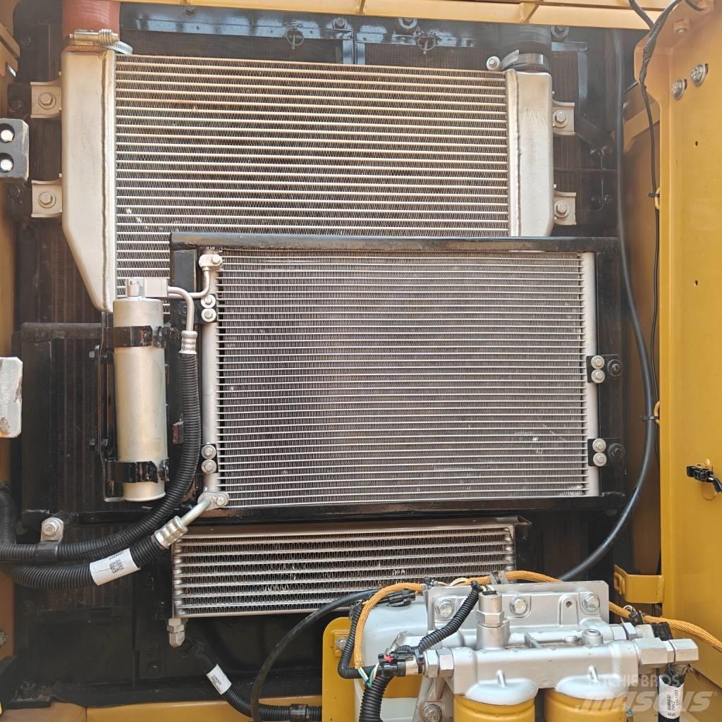 CAT 320D2L Bagri goseničarji