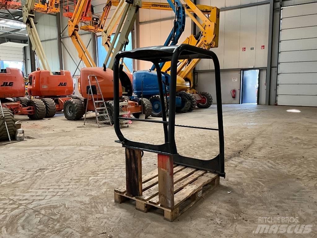 Kubota U 27-4 Kabine in notranjost