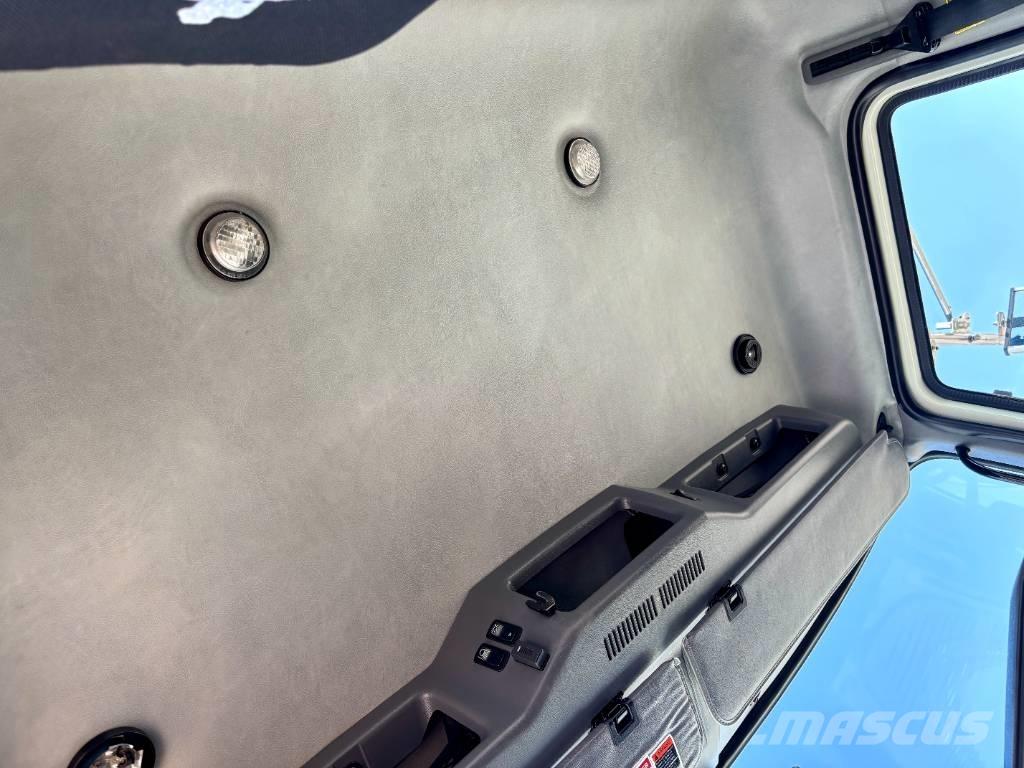 Mack GU813 Razstavljivi tovornjaki z žičnimi dvigali