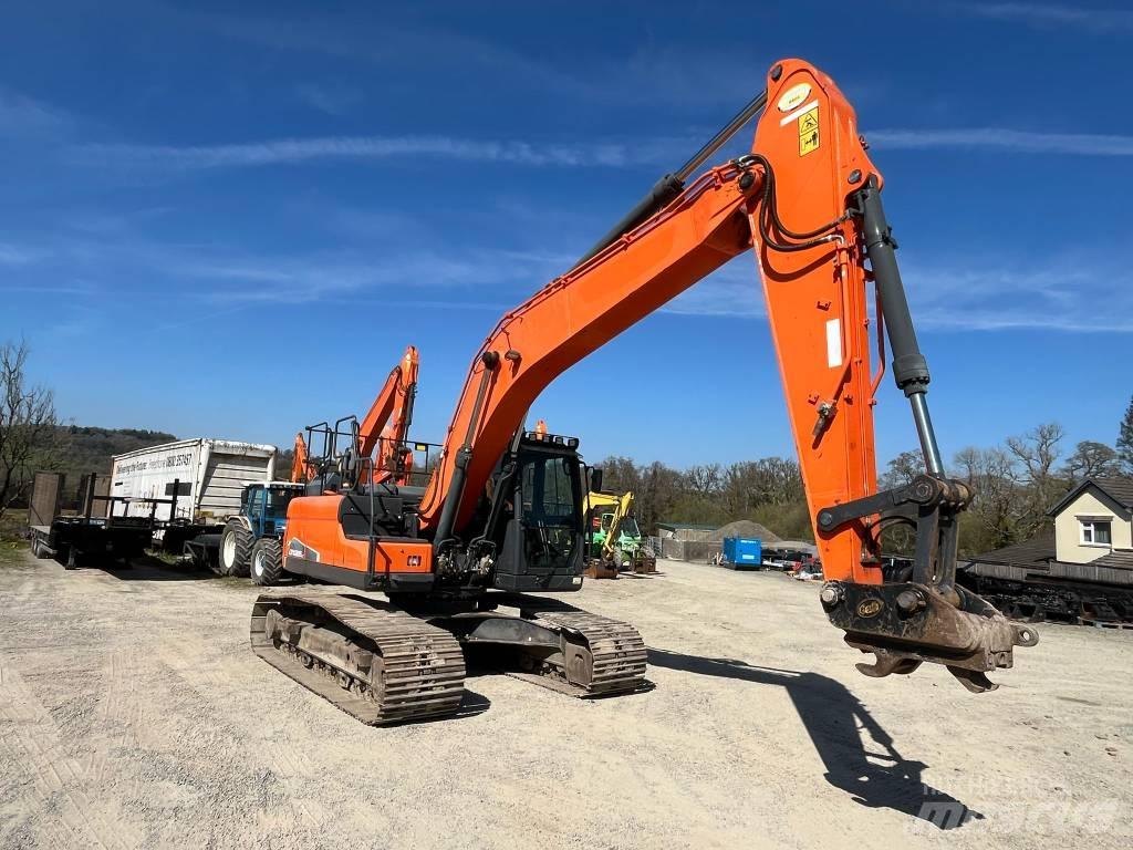 Doosan DX 225 Bagri goseničarji