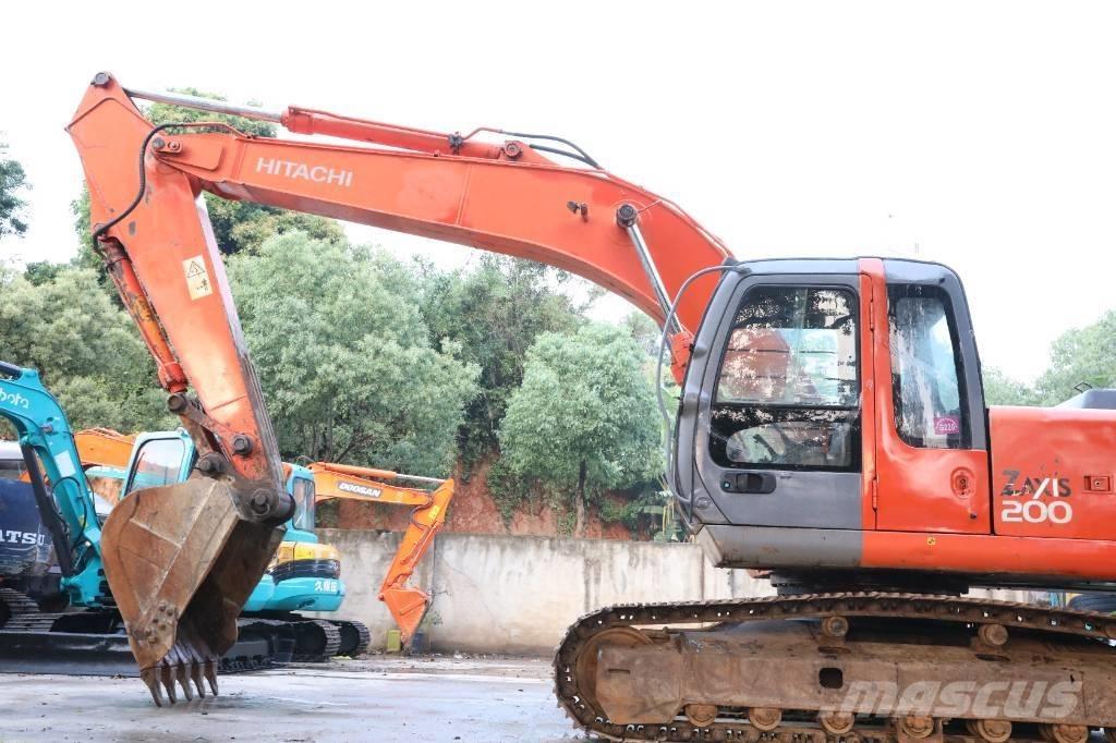 Hitachi ZX 200 LC-3 Bagri goseničarji