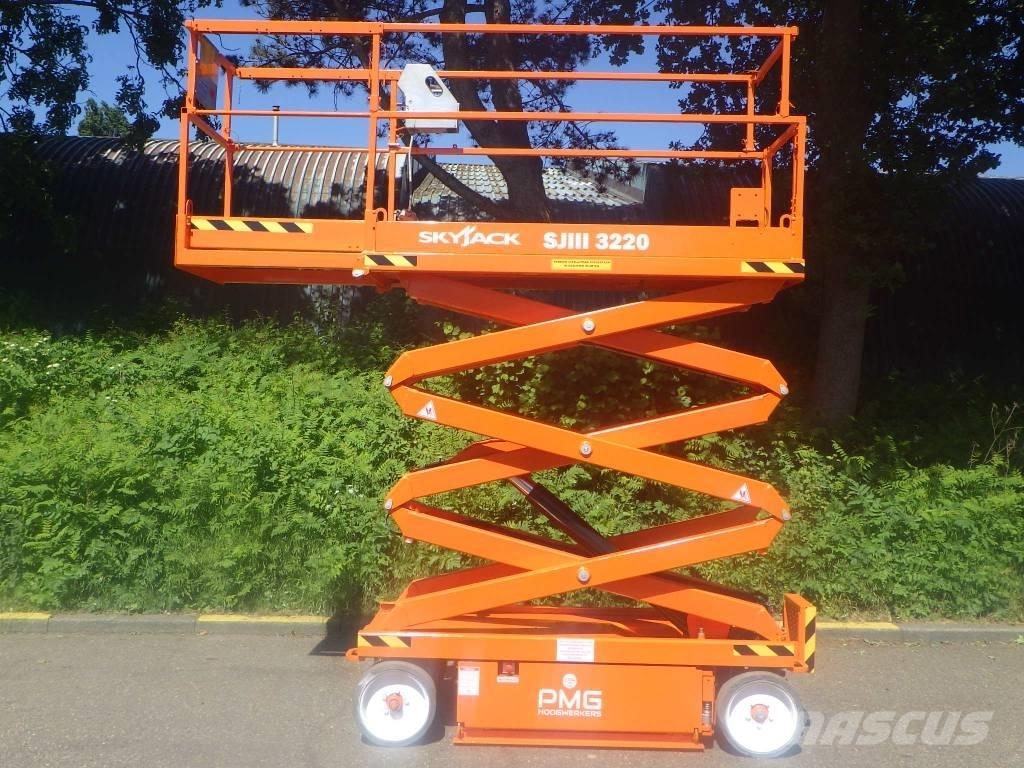 SkyJack SJ3220 Škarjaste dvižne ploščadi