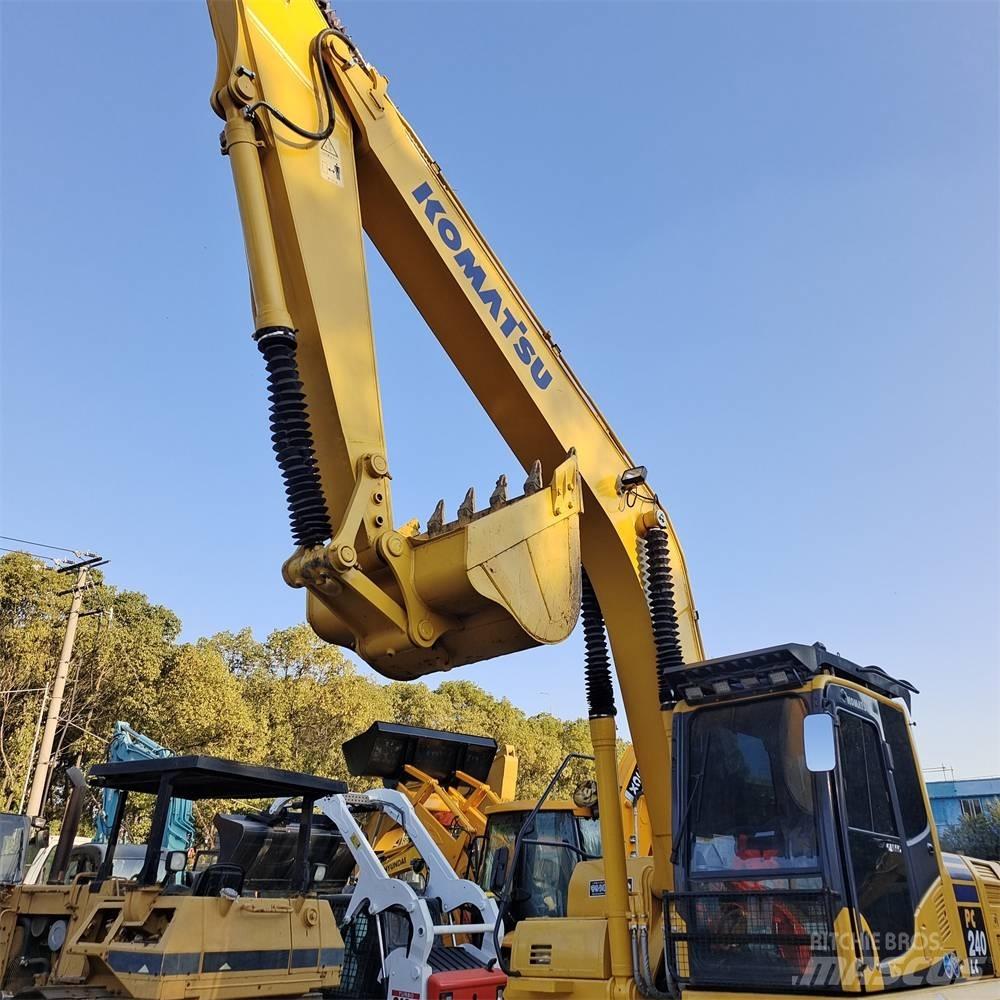 Komatsu PC 240 Bagri goseničarji