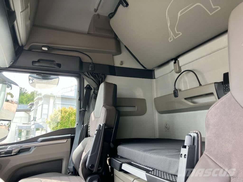 MAN TGX 26.510 Tovornjaki zabojniki