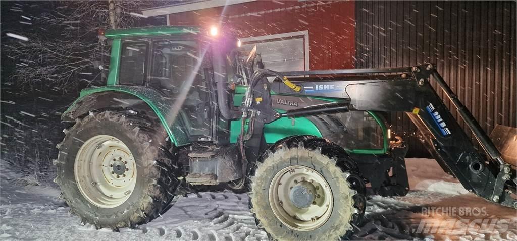 Valtra T182 Traktorji