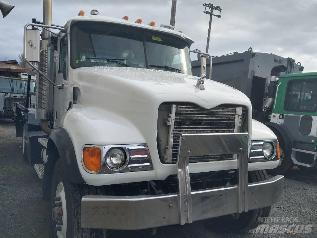 Mack CV 713 Komunalni tovornjaki