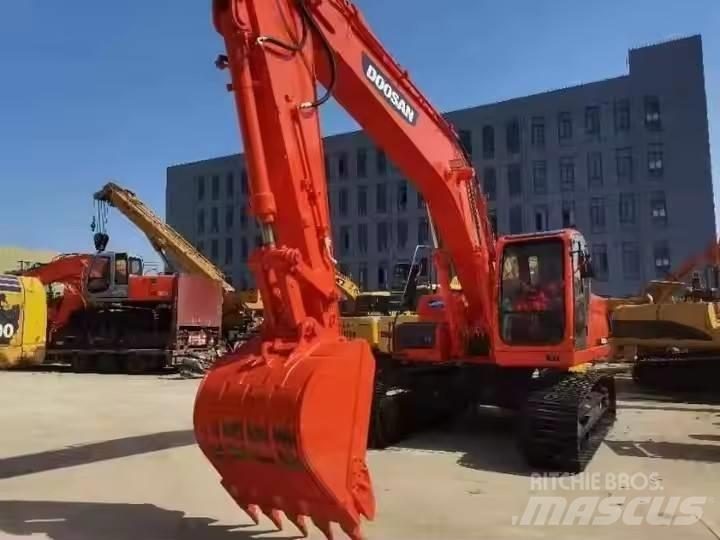 Doosan DX225LC Bagri goseničarji