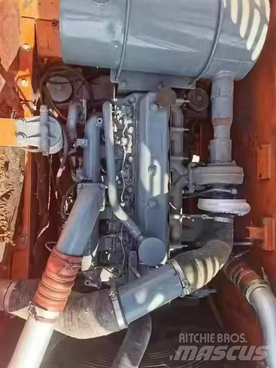 Doosan DX225LC Bagri goseničarji
