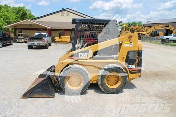 CAT 226 Skid steer mini nakladalci
