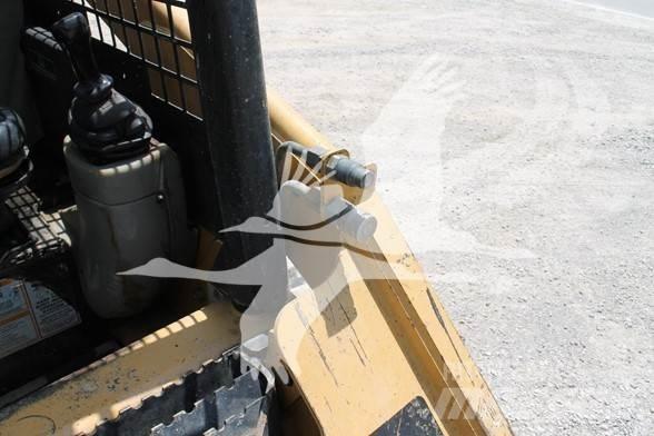 CAT 226 Skid steer mini nakladalci