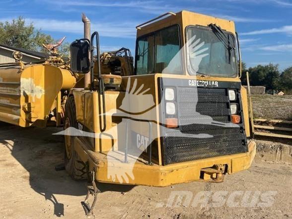 CAT 613C Tovornjaki za vodo