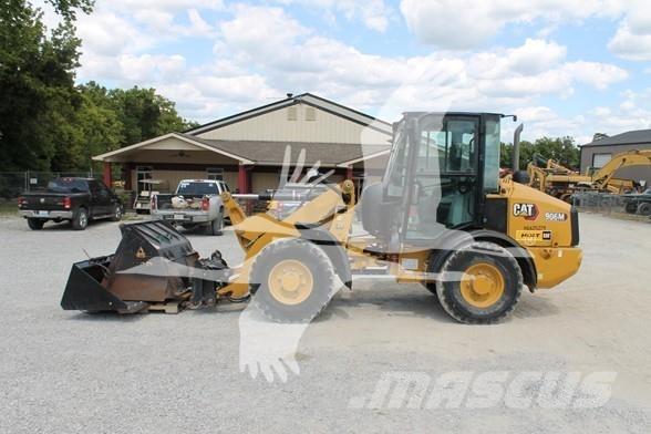 CAT 906M Kolesni nakladalci