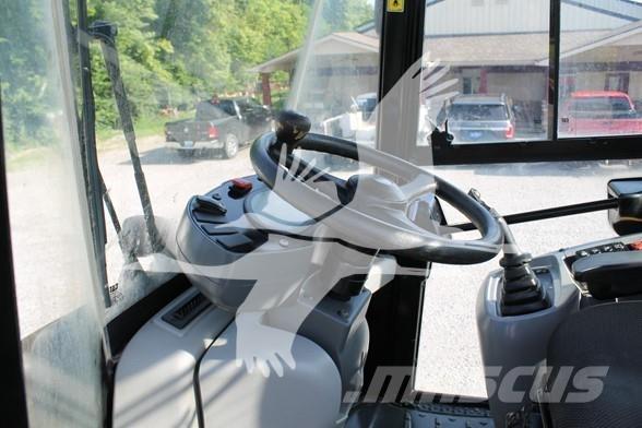 CAT 914M Kolesni nakladalci
