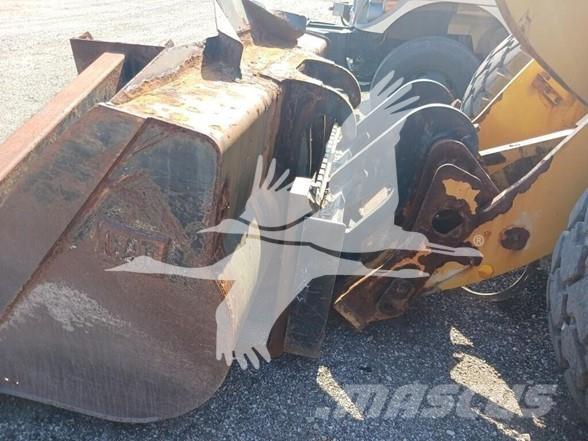 CAT 924K Kolesni nakladalci