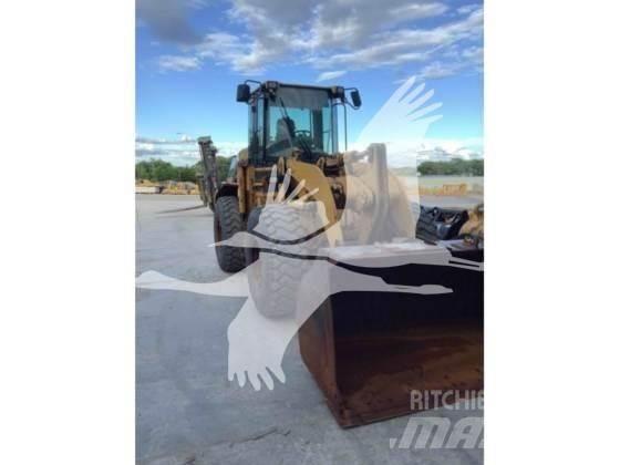 CAT 928G Kolesni nakladalci