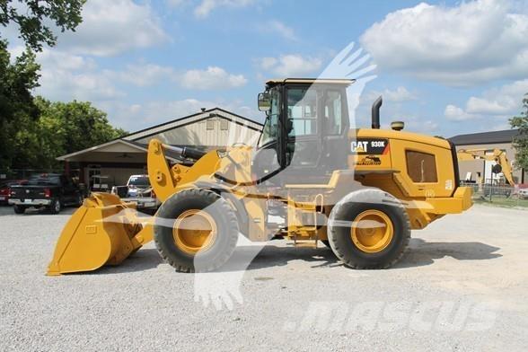 CAT 930K Kolesni nakladalci