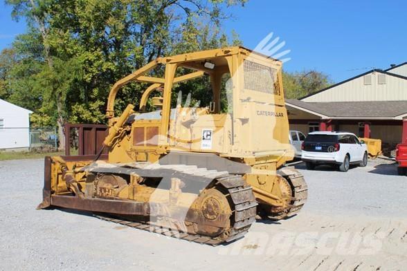 CAT D6D Buldožerji goseničarji
