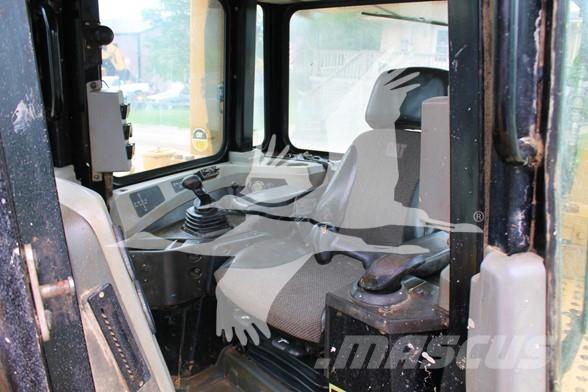 CAT D6T Buldožerji goseničarji