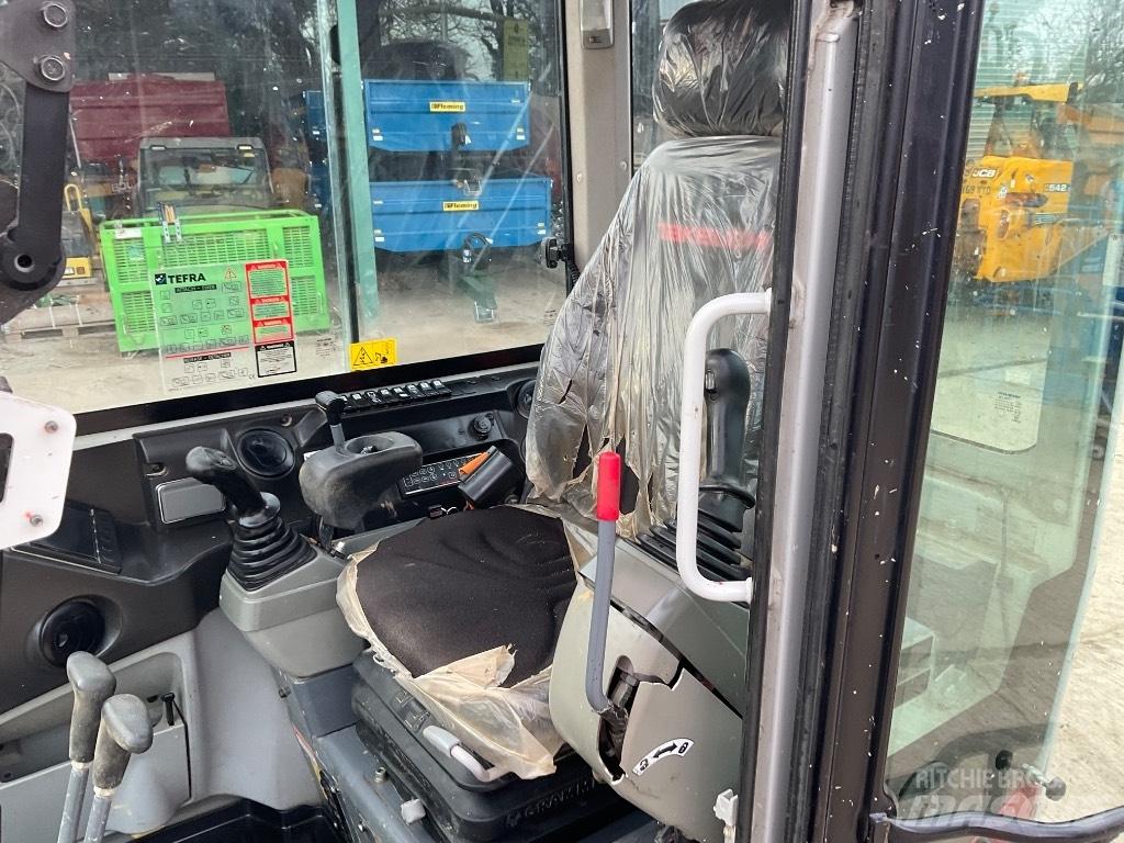 Takeuchi TB 230 Mini bagri <7t