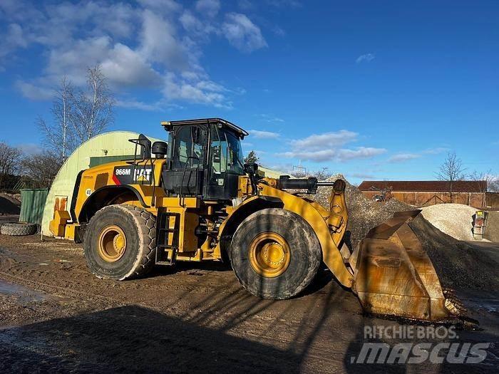 CAT 966M Kolesni nakladalci